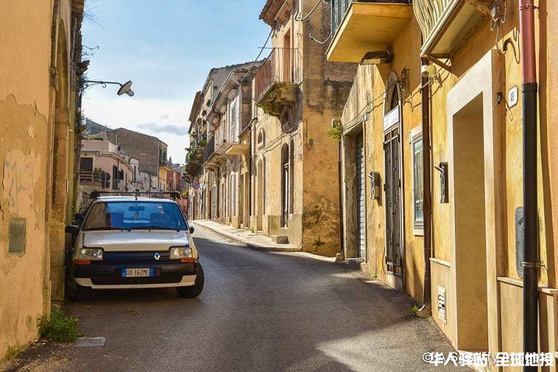 DrivingSicily.jpg